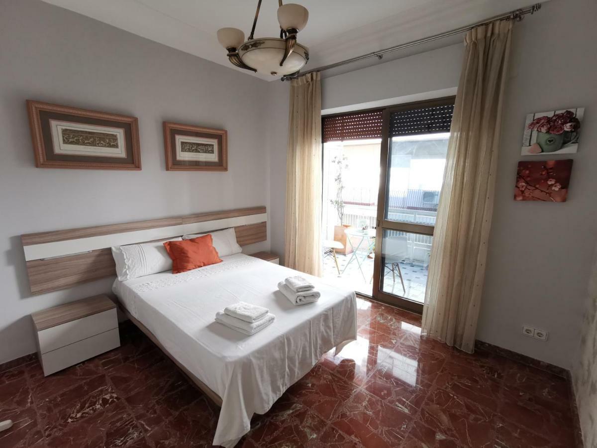 Eduardo Lucena 5, Mezquita Apartment Cordoba Luaran gambar